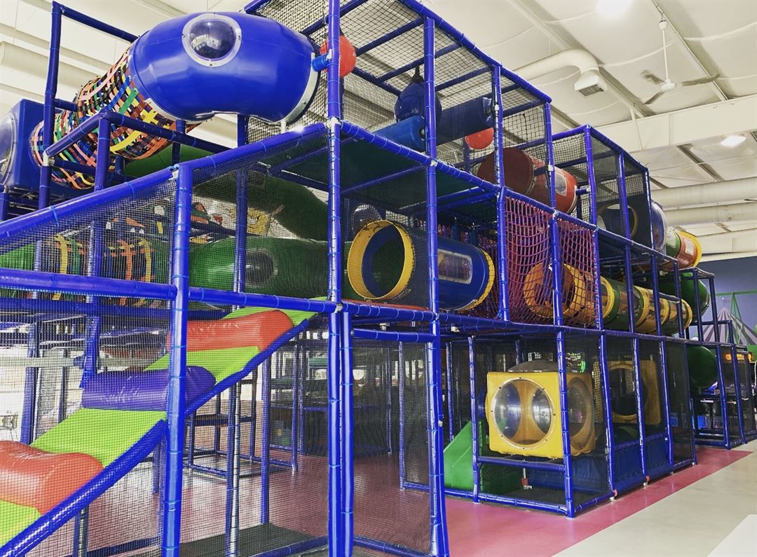 Escapades Family Fun Center | restaurant | 4241 W Williamsburg Blvd, Muncie, IN 47304, United States | 7652891000 OR +1 765-289-1000