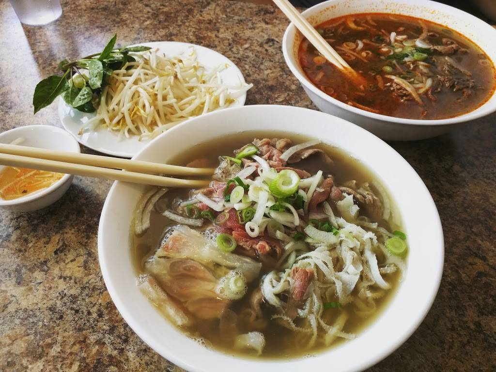 Pho Bowl Vietnamese Restaurant | restaurant | 7637 Lundys Ln, Niagara Falls, ON L2H 1H2, Canada | 2892968878 OR +1 289-296-8878
