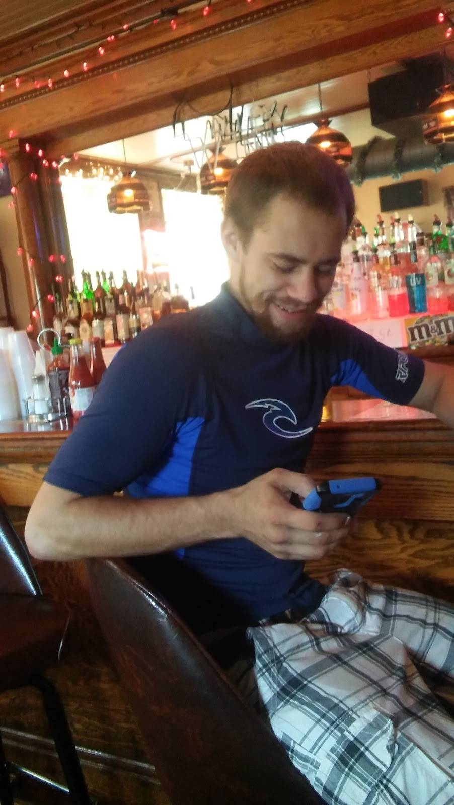 Valley Inn | restaurant | 4000 W Clybourn St, Milwaukee, WI 53208, USA | 4143441158 OR +1 414-344-1158