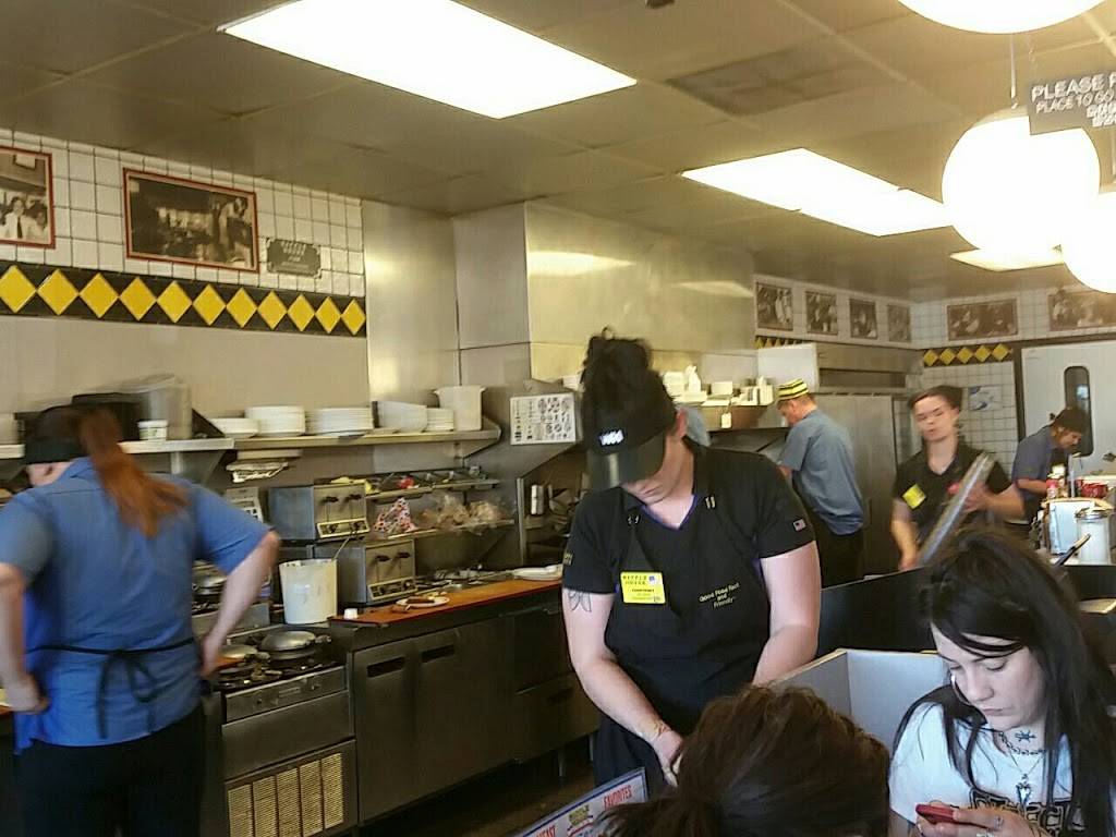 Waffle House | meal takeaway | 1831 S Country Club Dr, Mesa, AZ 85210, USA | 4808330005 OR +1 480-833-0005