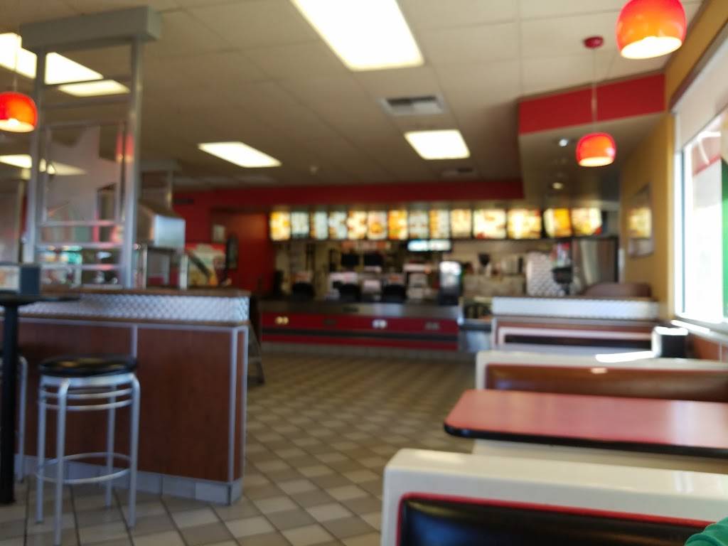Carls Jr. / Green Burrito | restaurant | 915 Main St, Oakley, CA 94561, USA | 9257785472 OR +1 925-778-5472