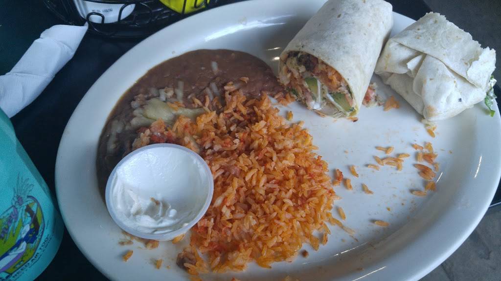 Bandito Barneys Beach Club | restaurant | 10 N River St, East Dundee, IL 60118, USA | 8474267300 OR +1 847-426-7300