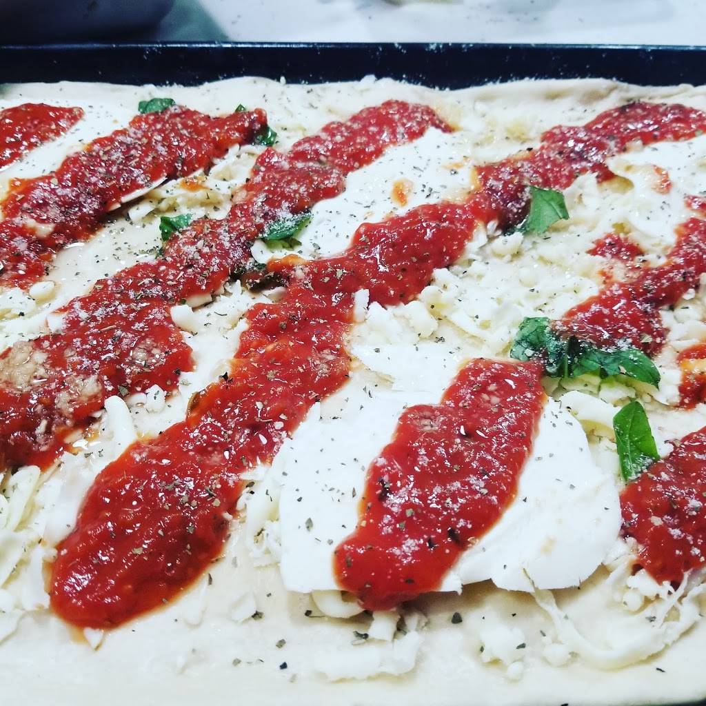 Bellapizzacoffeebar | restaurant | 4006 Junction Blvd, Corona, NY 11368, USA | 9292080085 OR +1 929-208-0085