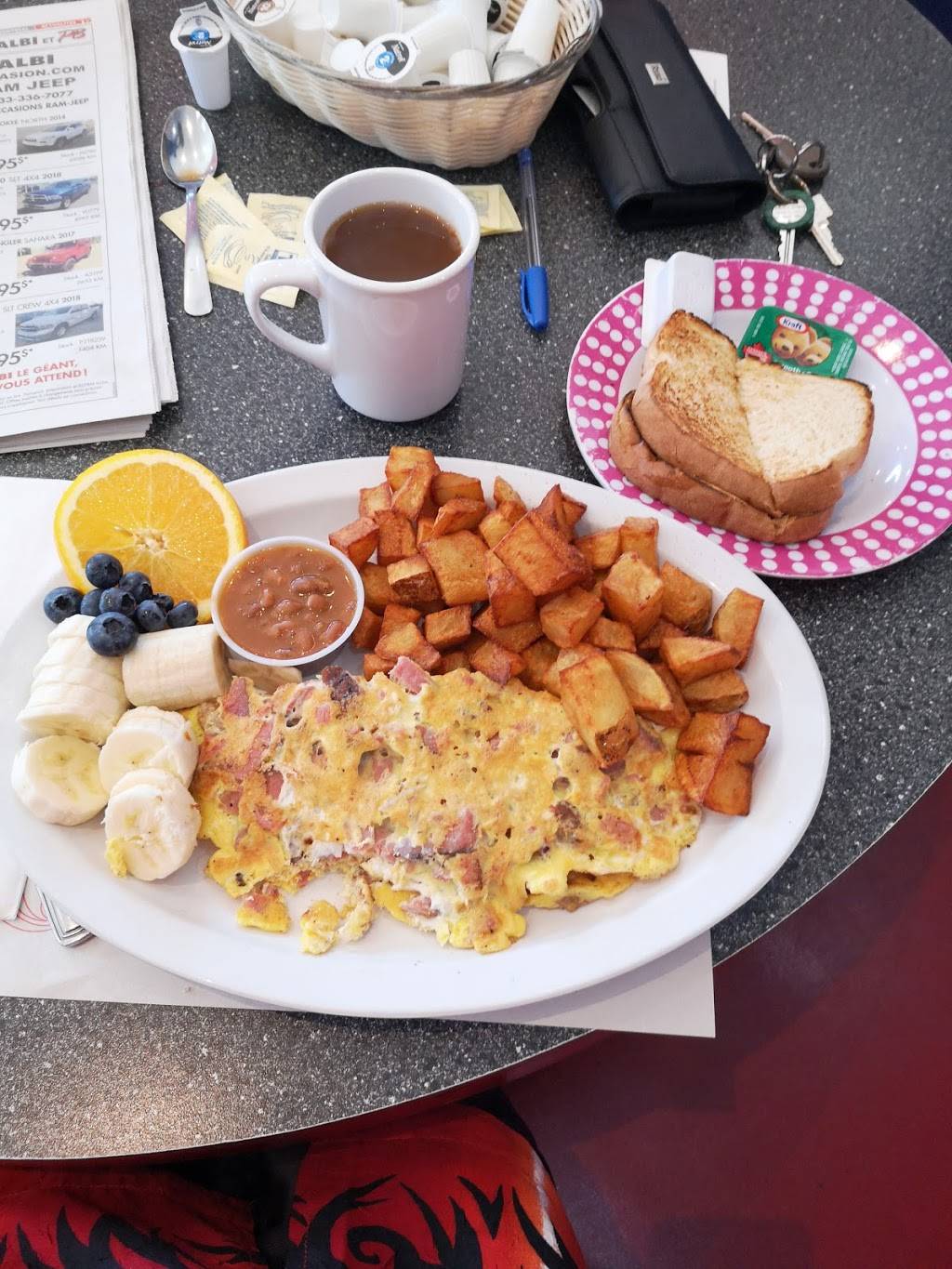 La Belle Province | restaurant | 273 Boulevard Cartier O, Laval, QC H7N 2H9, Canada | 4506690333 OR +1 450-669-0333