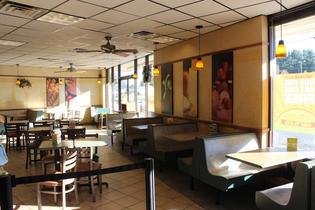 Subway | restaurant | 3600 Hillsborough Rd, Durham, NC 27705, USA | 9193839219 OR +1 919-383-9219
