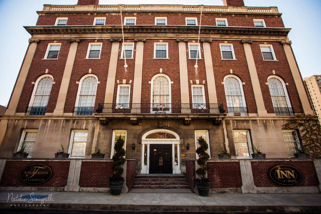 Inn On Broadway | restaurant | 26 Broadway, Rochester, NY 14607, USA | 5852323595 OR +1 585-232-3595