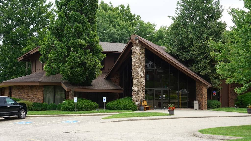 RiverBank Lodge | restaurant | 522 S 6th St, Petersburg, IL 62675, USA | 2176320202 OR +1 217-632-0202