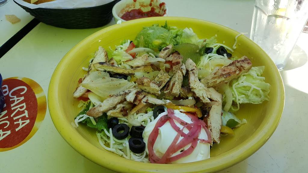 Phil Sandovals | restaurant | 6125 University Dr E-18, Huntsville, AL 35806, USA | 2564895711 OR +1 256-489-5711