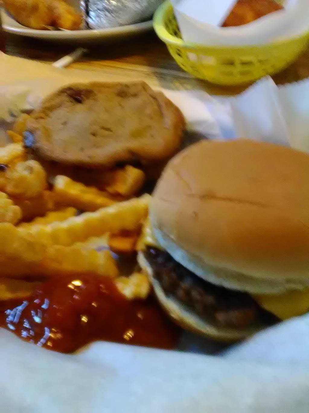 Mellems Fish House | restaurant | 1885 Allison Park Dr, Richland Center, WI 53581, USA | 6086476557 OR +1 608-647-6557