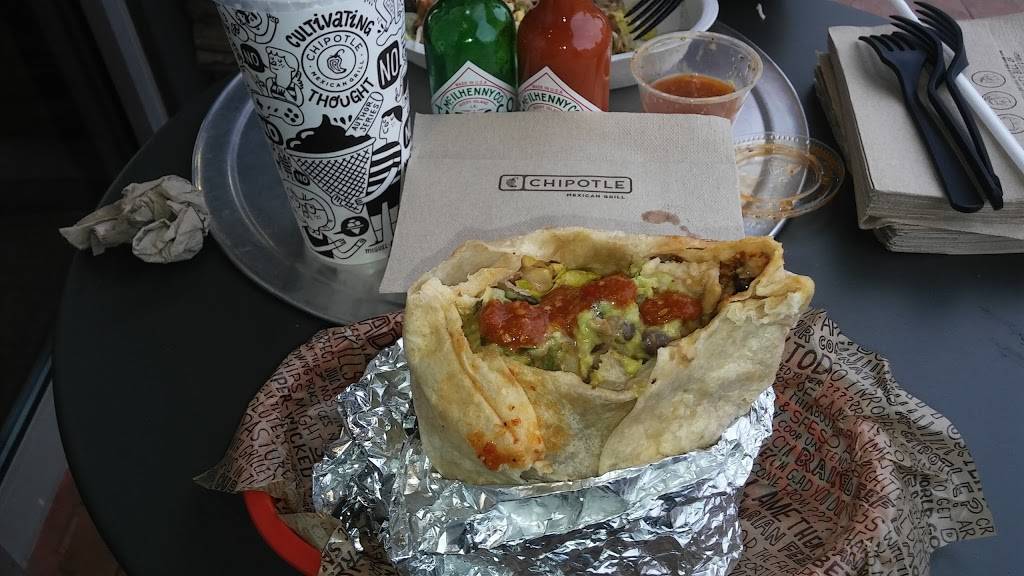 Chipotle Mexican Grill | restaurant | 10515 Sierra Ave D, Fontana, CA 92337, USA | 9093490242 OR +1 909-349-0242