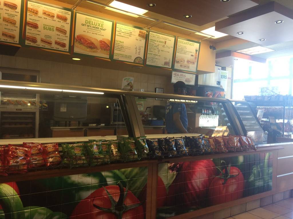 Subway Restaurants | restaurant | 3962 Middlefield Rd, Palo Alto, CA 94306, USA | 6502519646 OR +1 650-251-9646