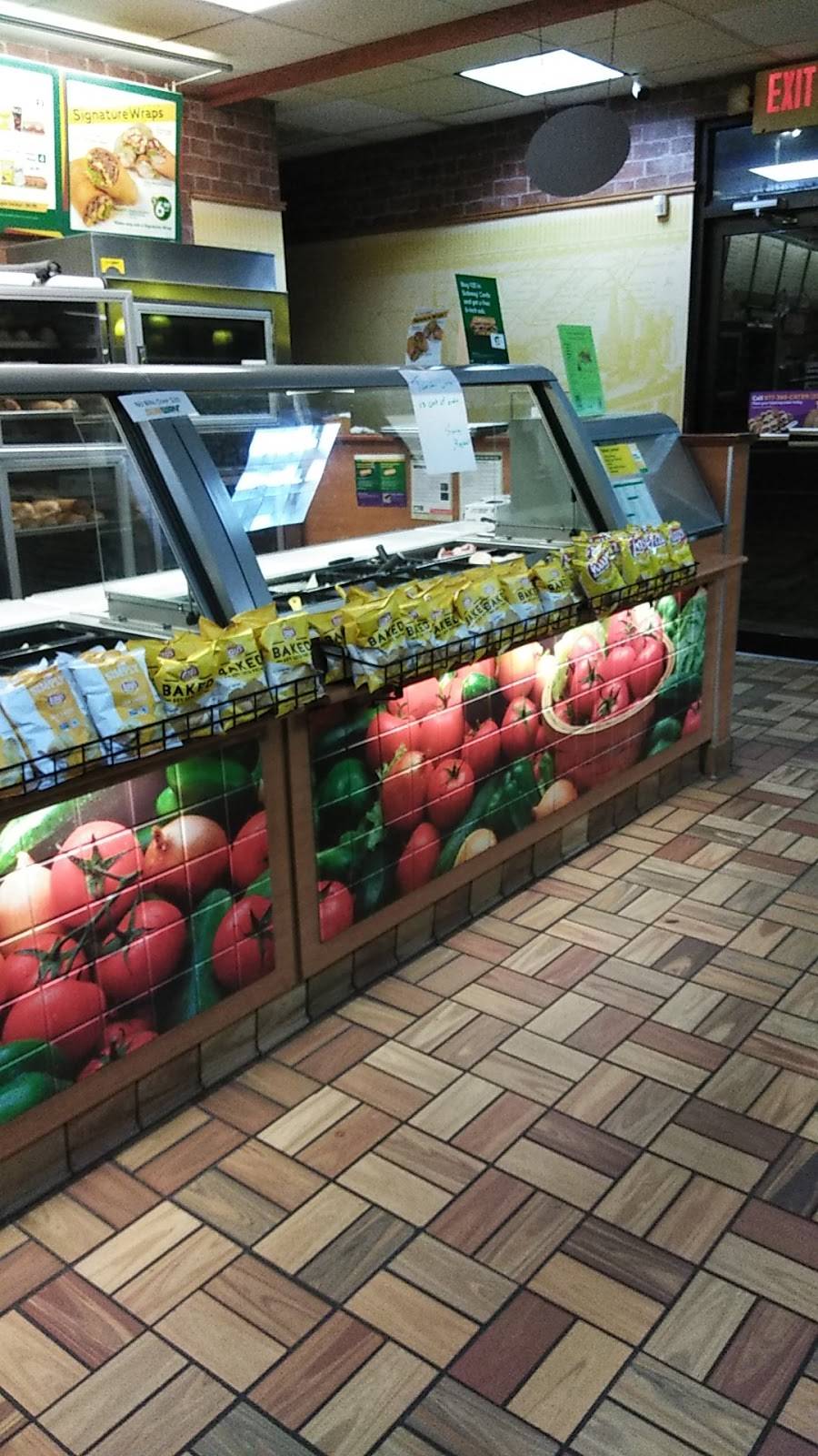 Subway | restaurant | 1145 Forestdale Blvd, Birmingham, AL 35214, USA | 2057984931 OR +1 205-798-4931