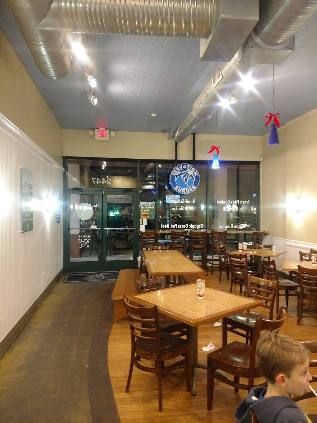 Elevation Burger | meal takeaway | 2447 N Harrison St, Arlington, VA 22207, USA | 7035342302 OR +1 703-534-2302