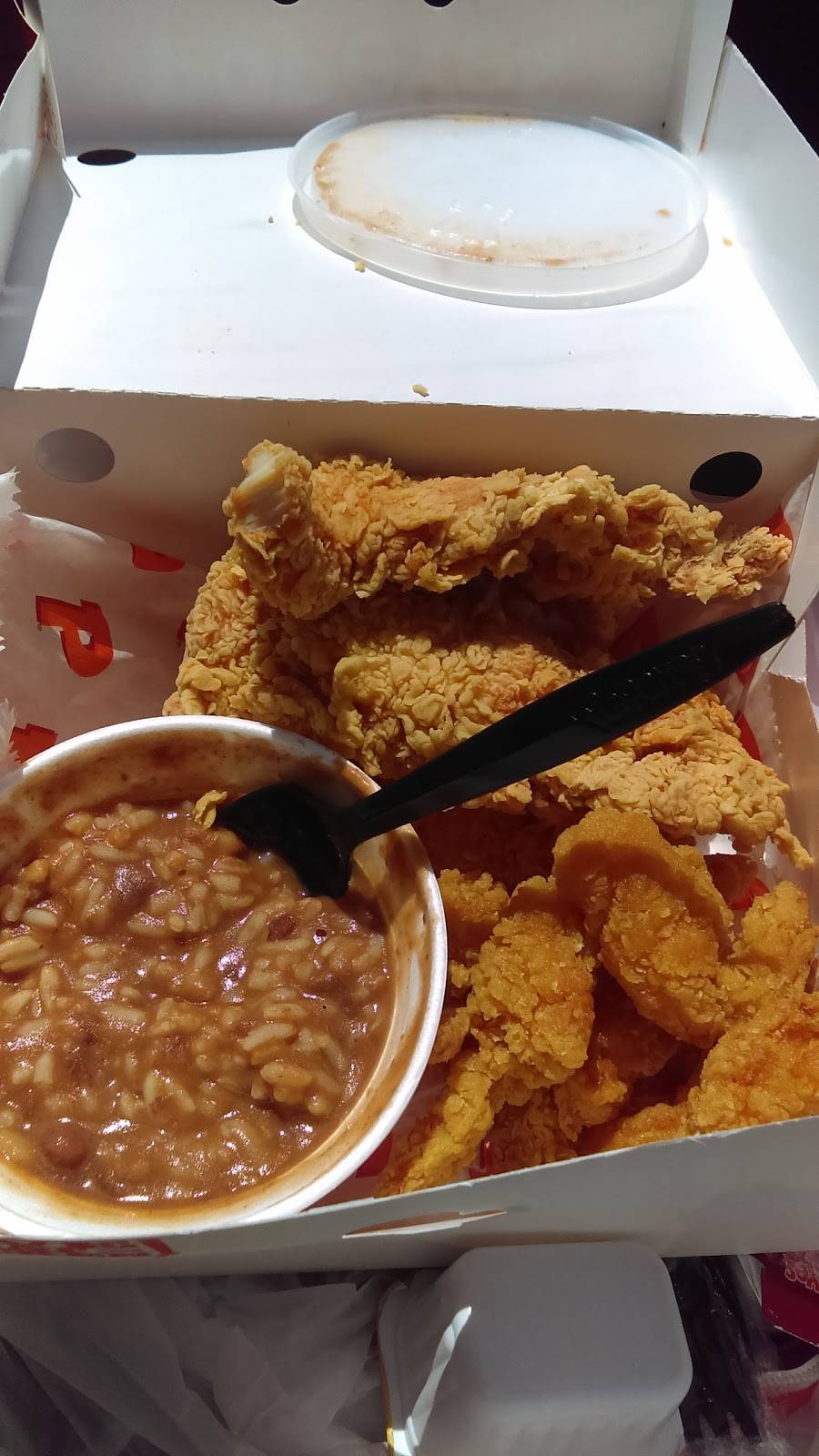 Popeyes Louisiana Kitchen | restaurant | 6125 Old National Hwy, College Park, GA 30349, USA | 7709966500 OR +1 770-996-6500