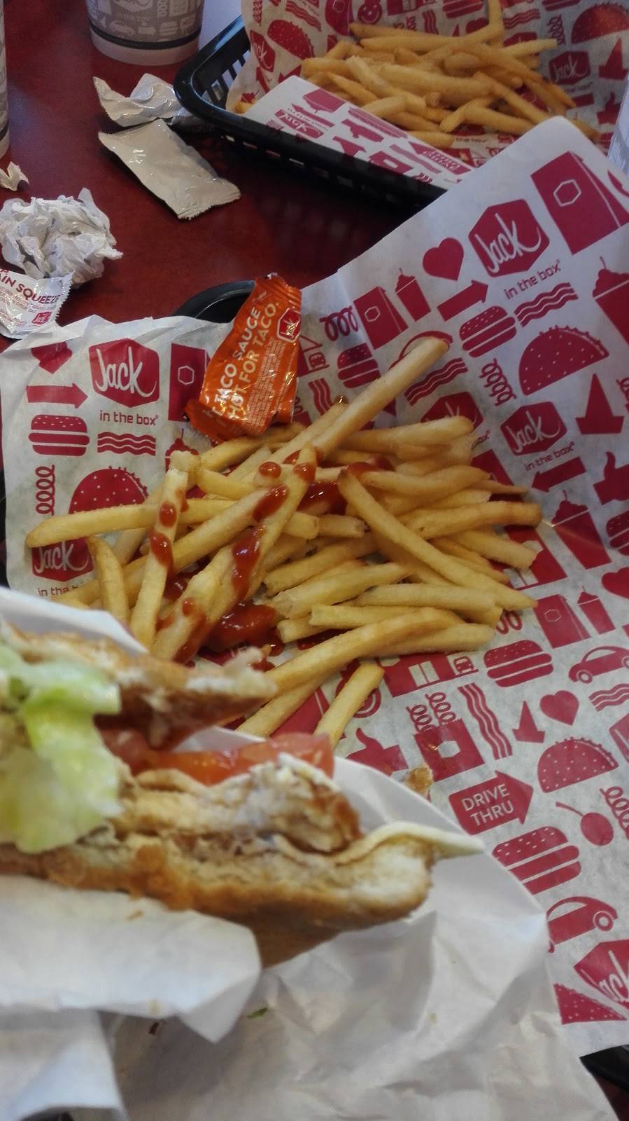 Jack in the Box | restaurant | 2280 El Camino Real, Palo Alto, CA 94306, USA | 6508560350 OR +1 650-856-0350