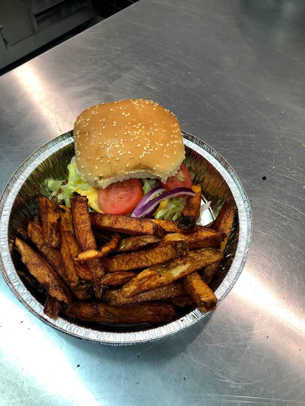 Cheeze Louiez Pizzeria | restaurant | 791 Flushing Ave, Brooklyn, NY 11206, USA | 3479160995 OR +1 347-916-0995