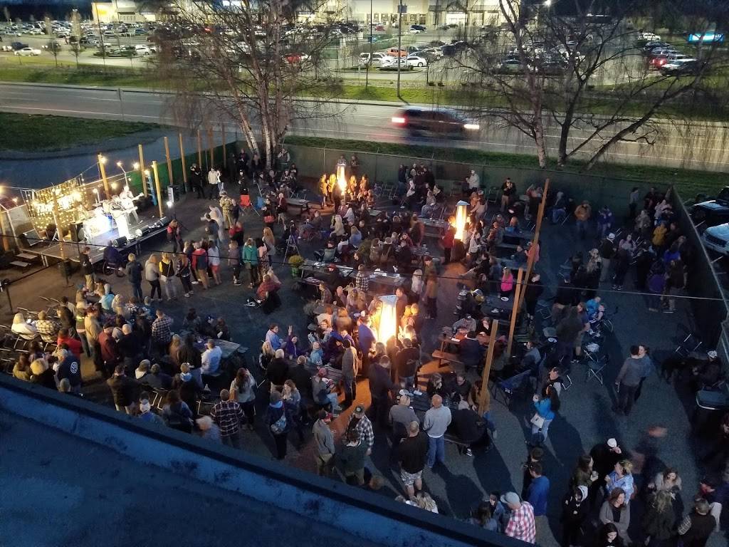 Farmstrong Brewing + Taproom | restaurant | 110 Stewart Rd, Mt Vernon, WA 98273, USA | 3608738852 OR +1 360-873-8852