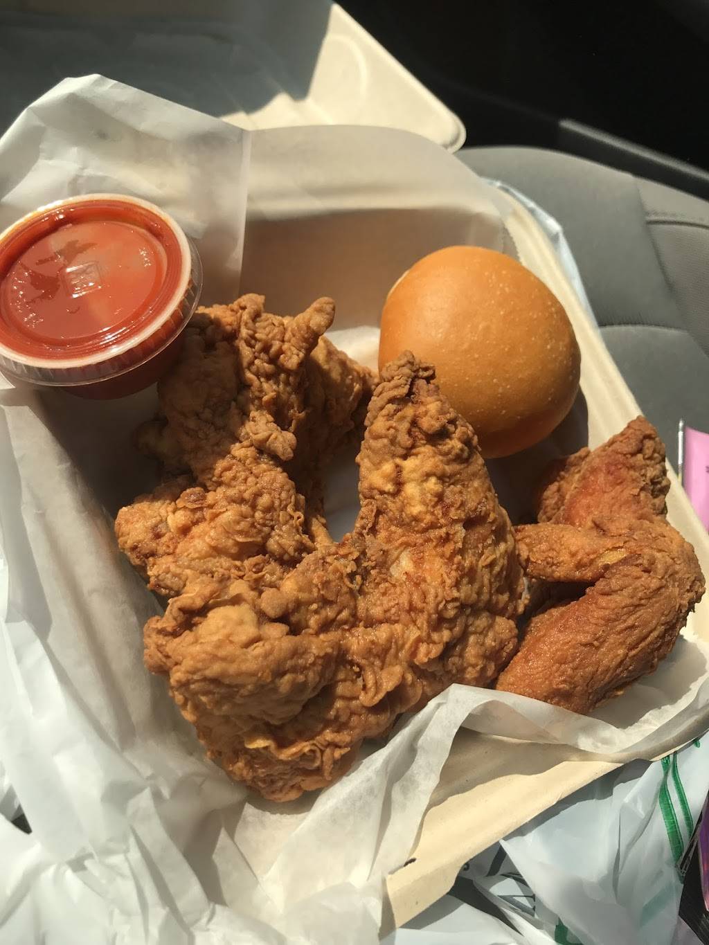 Ezells Famous Chicken | restaurant | 4575 NE 4th St, Renton, WA 98058, USA | 4252289008 OR +1 425-228-9008