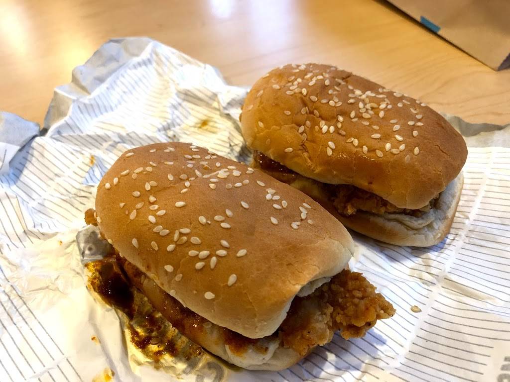 KFC | restaurant | 218 Broad St, Bridgewater, MA 02324, USA | 5086978436 OR +1 508-697-8436