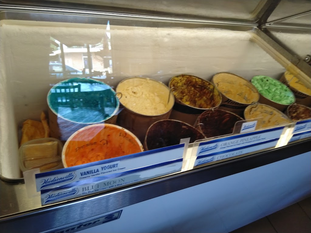 Koffee Kuppe Cafe | cafe | 46 W Main St, Fremont, MI 49412, USA | 2319241046 OR +1 231-924-1046