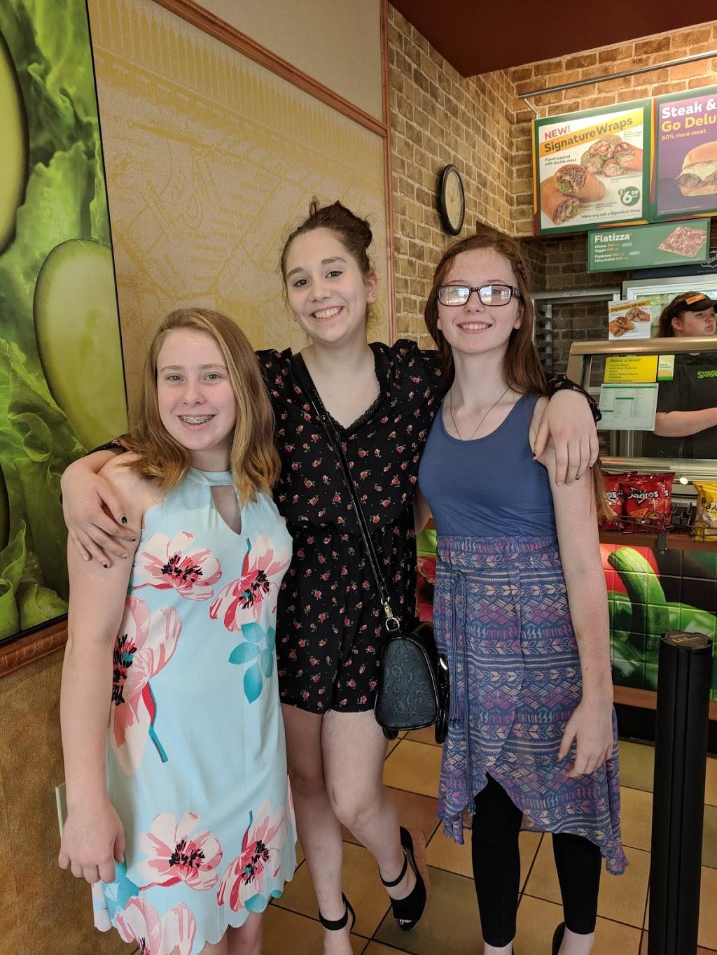 Subway | restaurant | 2201 Augusta Rd, West Columbia, SC 29169, USA | 8037914118 OR +1 803-791-4118