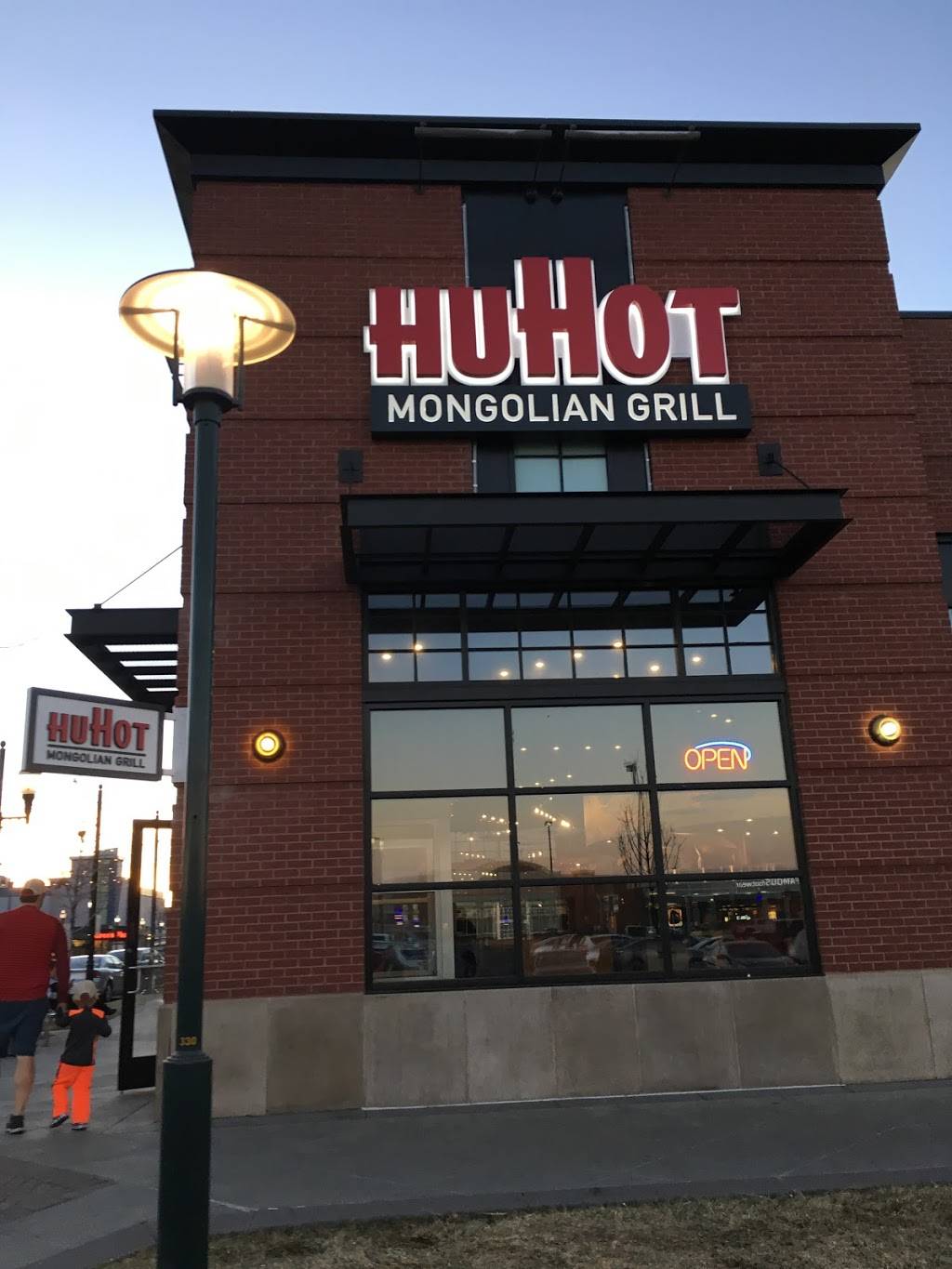 HuHot Mongolian Grill | restaurant | 8336 E, Northfield Blvd, Denver, CO 80238, USA | 3033071448 OR +1 303-307-1448