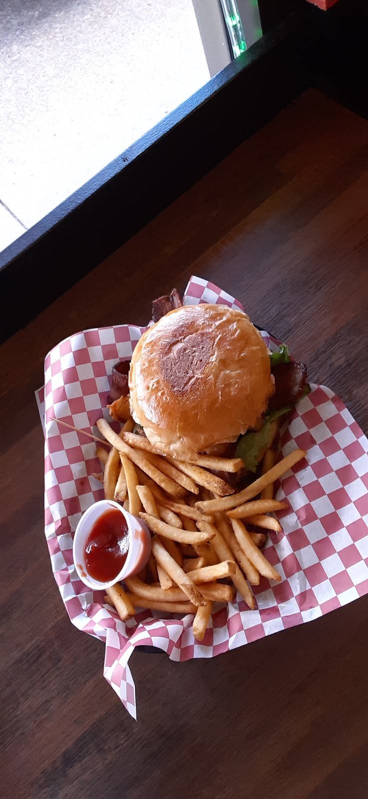 Fusion Burger | restaurant | 977 Garfield St #8, Eugene, OR 97402, USA | 4582211663 OR +1 458-221-1663