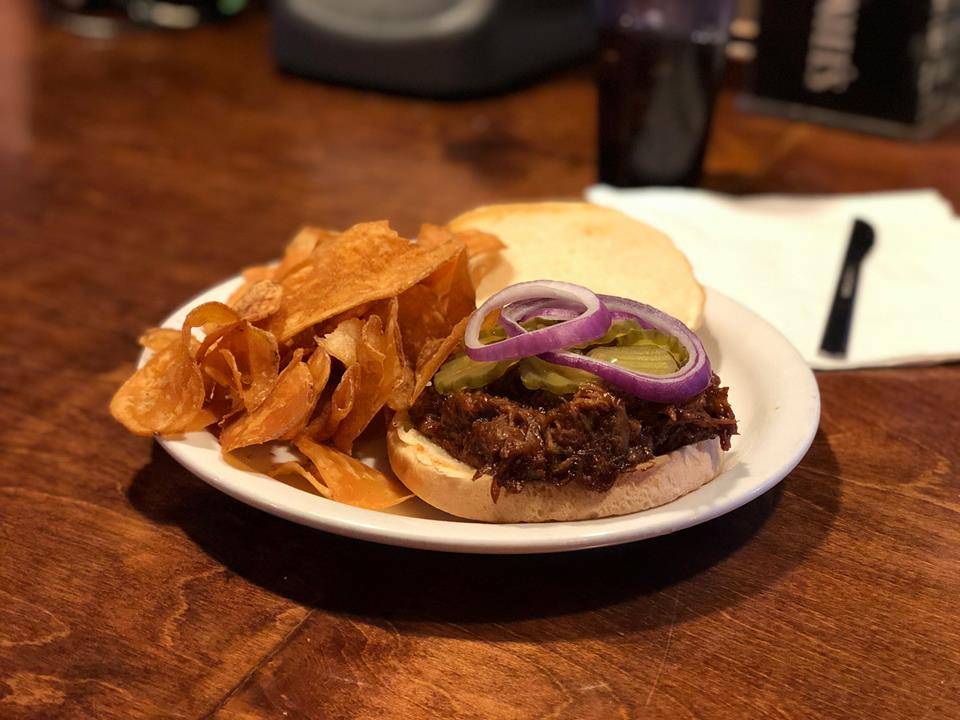 Luckys Pub | restaurant | 801 St Emanuel St, Houston, TX 77003, USA | 7135222010 OR +1 713-522-2010