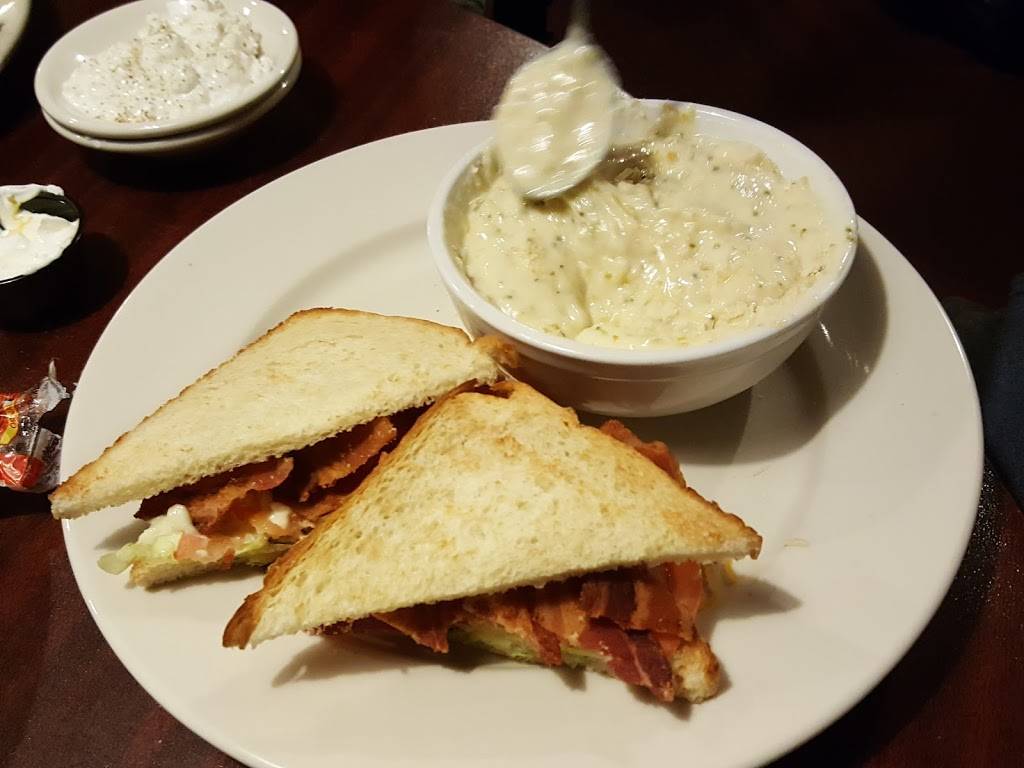 Francis Family Restaurant | restaurant | 1038 E Wheeling Ave, Cambridge, OH 43725, USA | 7404393333 OR +1 740-439-3333