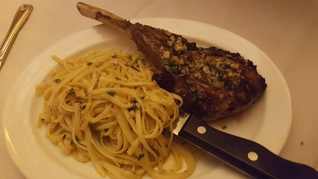 Pinas Bistro | restaurant | 640 W First St, Tustin, CA 92780, USA | 7147305442 OR +1 714-730-5442