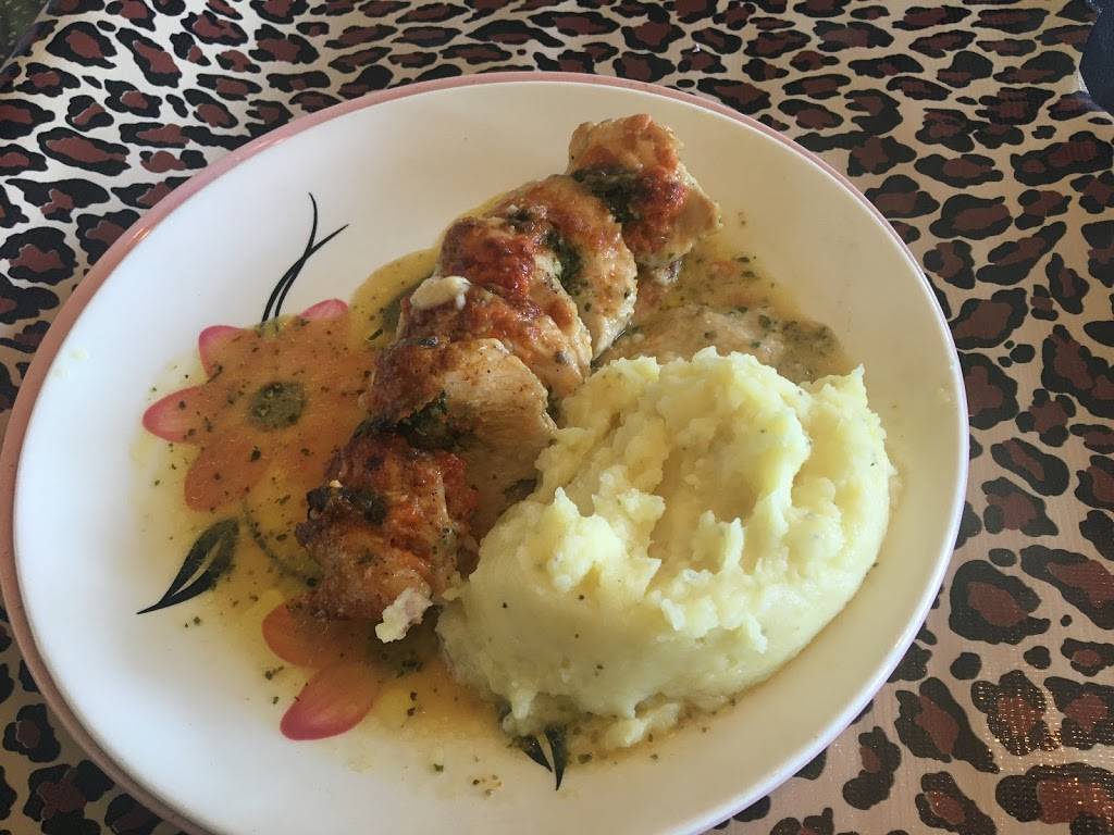 MEZZO ITALIANO | restaurant | 1622 Main St, Cambria, CA 93428, USA | 8059271501 OR +1 805-927-1501