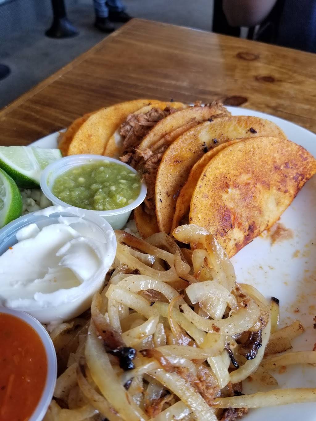 Ponchos Family Mexican Restaurant | restaurant | 5201 W Mississippi Ave, Lakewood, CO 80226, USA | 3033799272 OR +1 303-379-9272