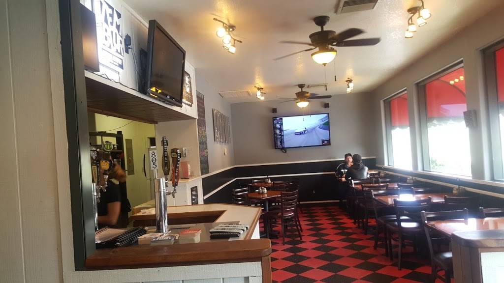 Papas Pizza | restaurant | 27821 Stallion Springs Dr, Tehachapi, CA 93561, USA | 6618239326 OR +1 661-823-9326