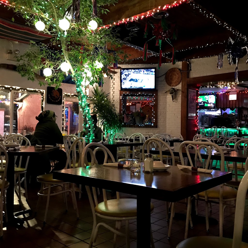 El Jardin | restaurant | 3335 N Clark St, Chicago, IL 60657, USA | 7735286775 OR +1 773-528-6775