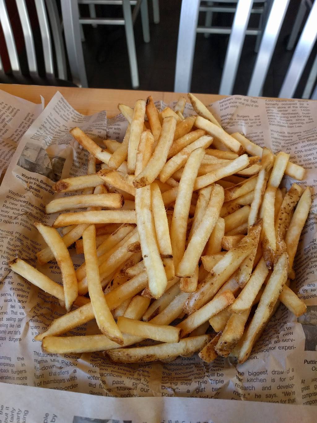 Wayback Burgers | restaurant | 71 Newtown Rd, Danbury, CT 06810, USA | 2039173987 OR +1 203-917-3987