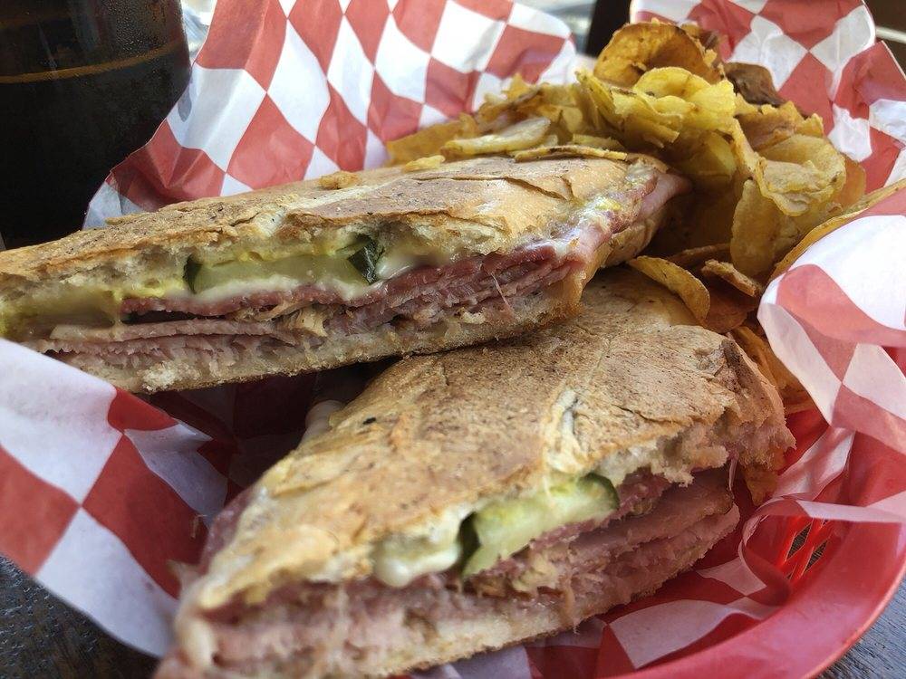 Gaspars Grotto | restaurant | 1805 E 7th Ave, Tampa, FL 33605, USA | 8132485900 OR +1 813-248-5900