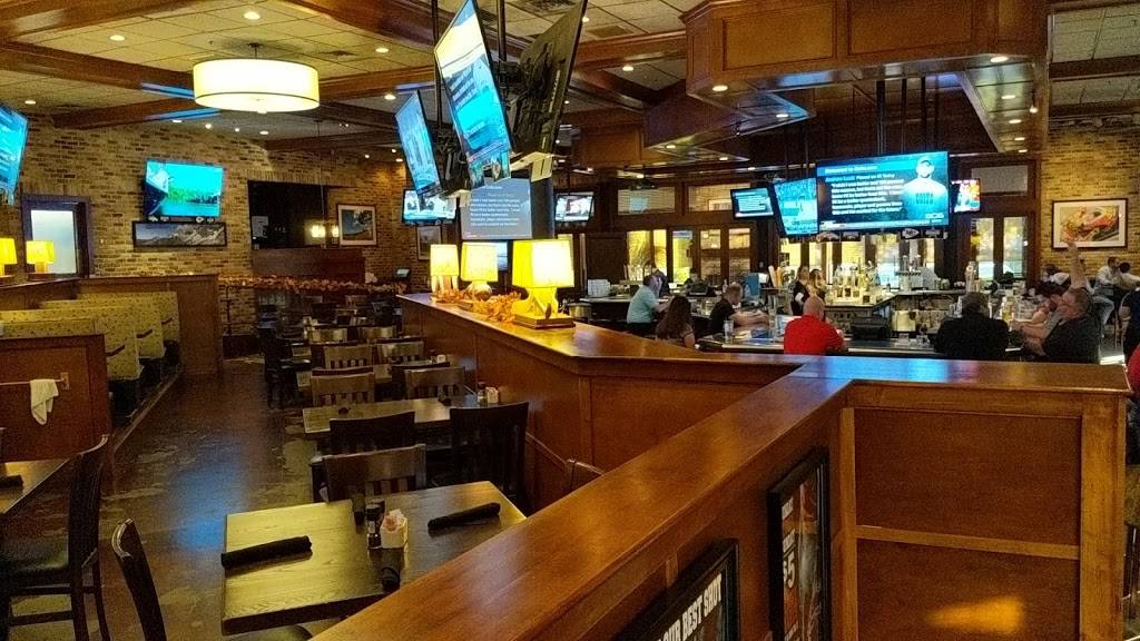 Champps | restaurant | 855 W John Carpenter Fwy, Irving, TX 75039, USA | 9723730333 OR +1 972-373-0333