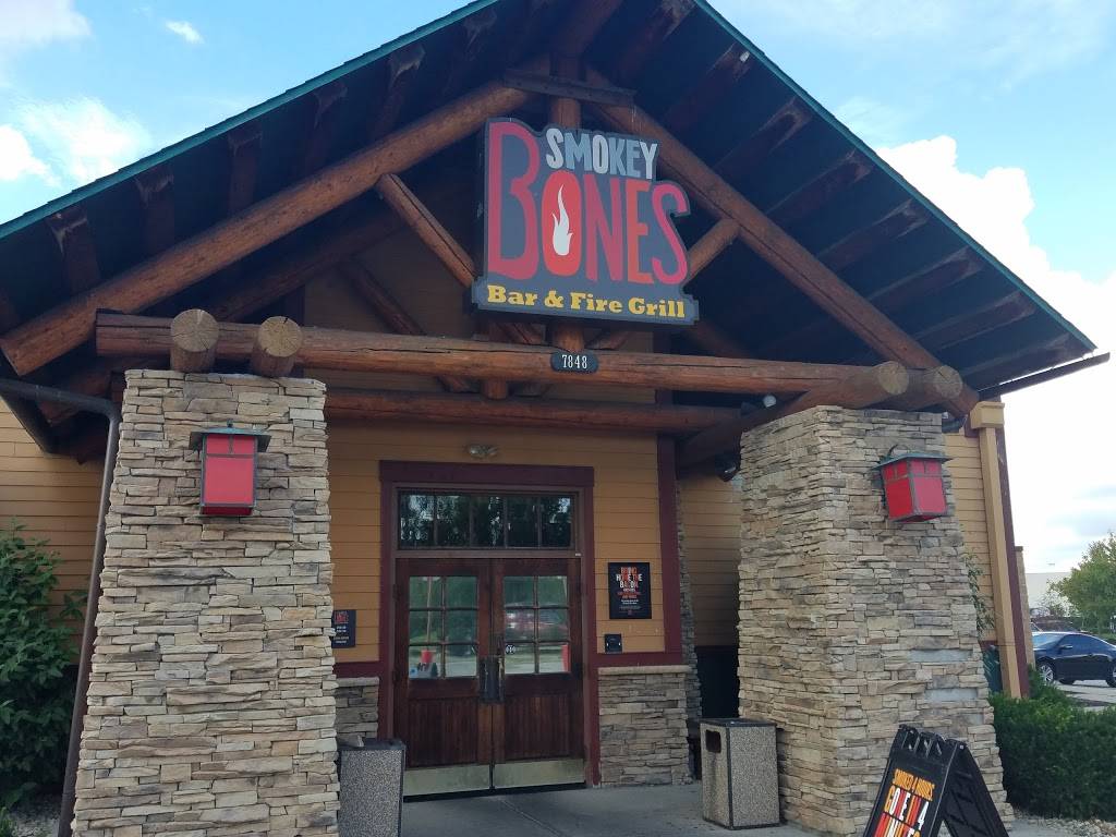 Smokey Bones | meal takeaway | 7848 Mall Rd, Florence, KY 41042, USA | 8593715425 OR +1 859-371-5425