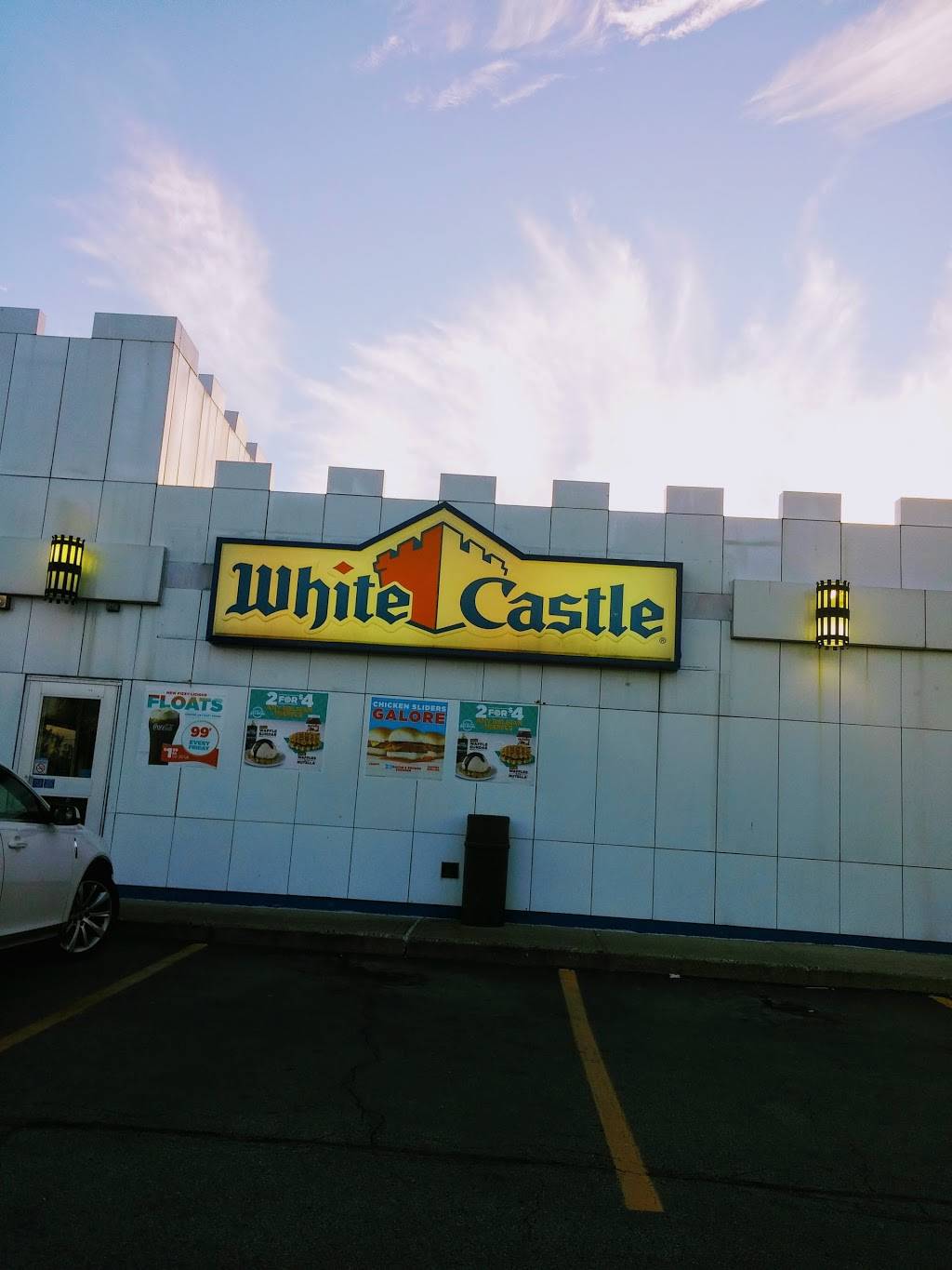 White Castle | restaurant | 5440 E 82nd St, Indianapolis, IN 46250, USA | 3178495929 OR +1 317-849-5929