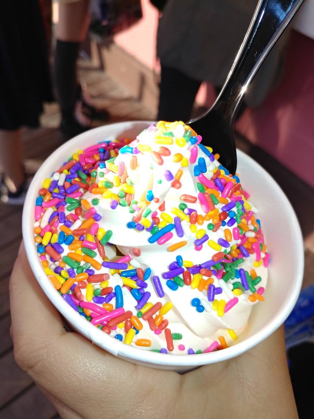 Adorable Snowman Frosted Treats | restaurant | 1313 S, Disneyland Dr, Anaheim, CA 92802, USA | 7147813463 OR +1 714-781-3463