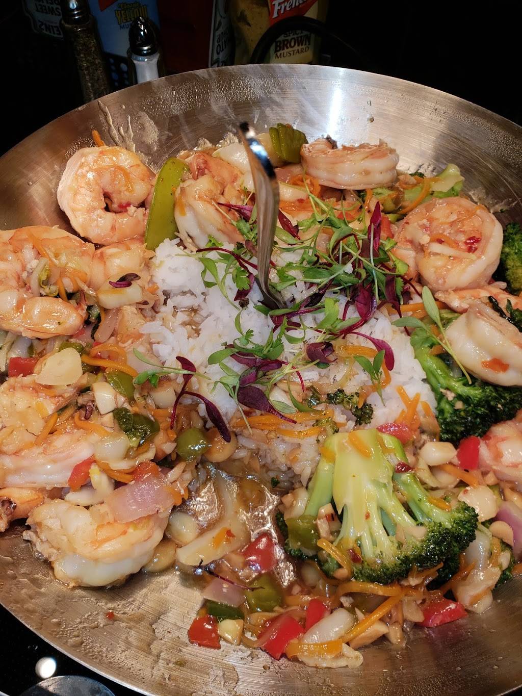 Cadillac Grille | restaurant | 3601 S Broad St, Philadelphia, PA 19148, USA | 2154655010 OR +1 215-465-5010