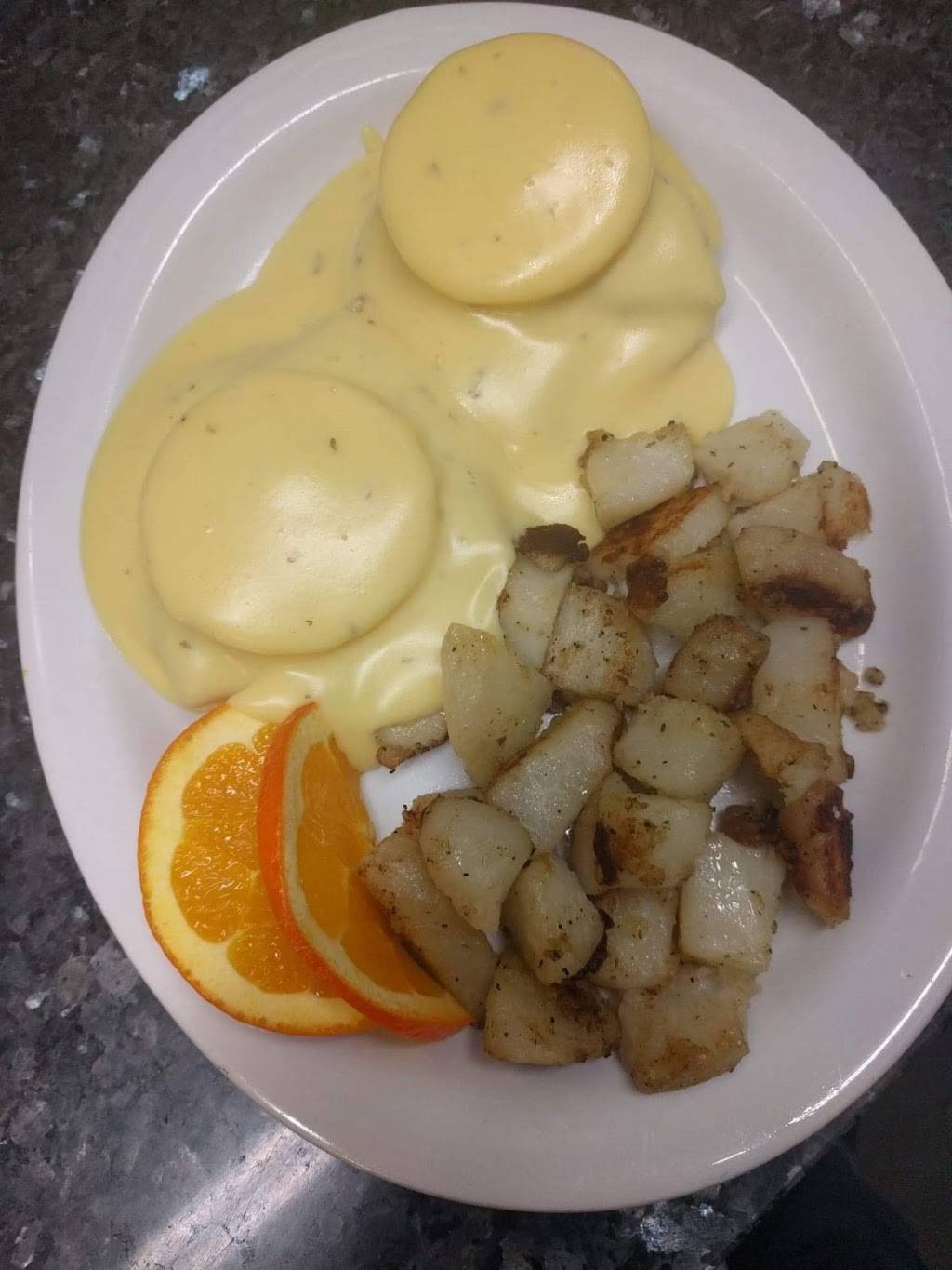 Restaurant Centenaire | restaurant | 535 Rue James, Gatineau, QC J8L 2R4, Canada | 8192817112 OR +1 819-281-7112