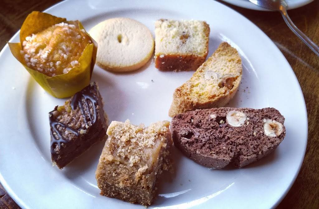 Paccis Trattoria | restaurant | 6 Post Office Rd, Silver Spring, MD 20910, USA | 3015880867 OR +1 301-588-0867