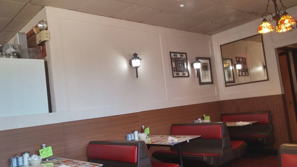 Three Coins Diner | restaurant | 7410 N Nebraska Ave, Tampa, FL 33604, USA | 8132391256 OR +1 813-239-1256