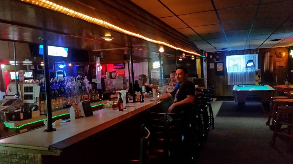 Shellukes Bar & Grill | restaurant | 1673 E State St, Fremont, OH 43420, USA | 4193349133 OR +1 419-334-9133