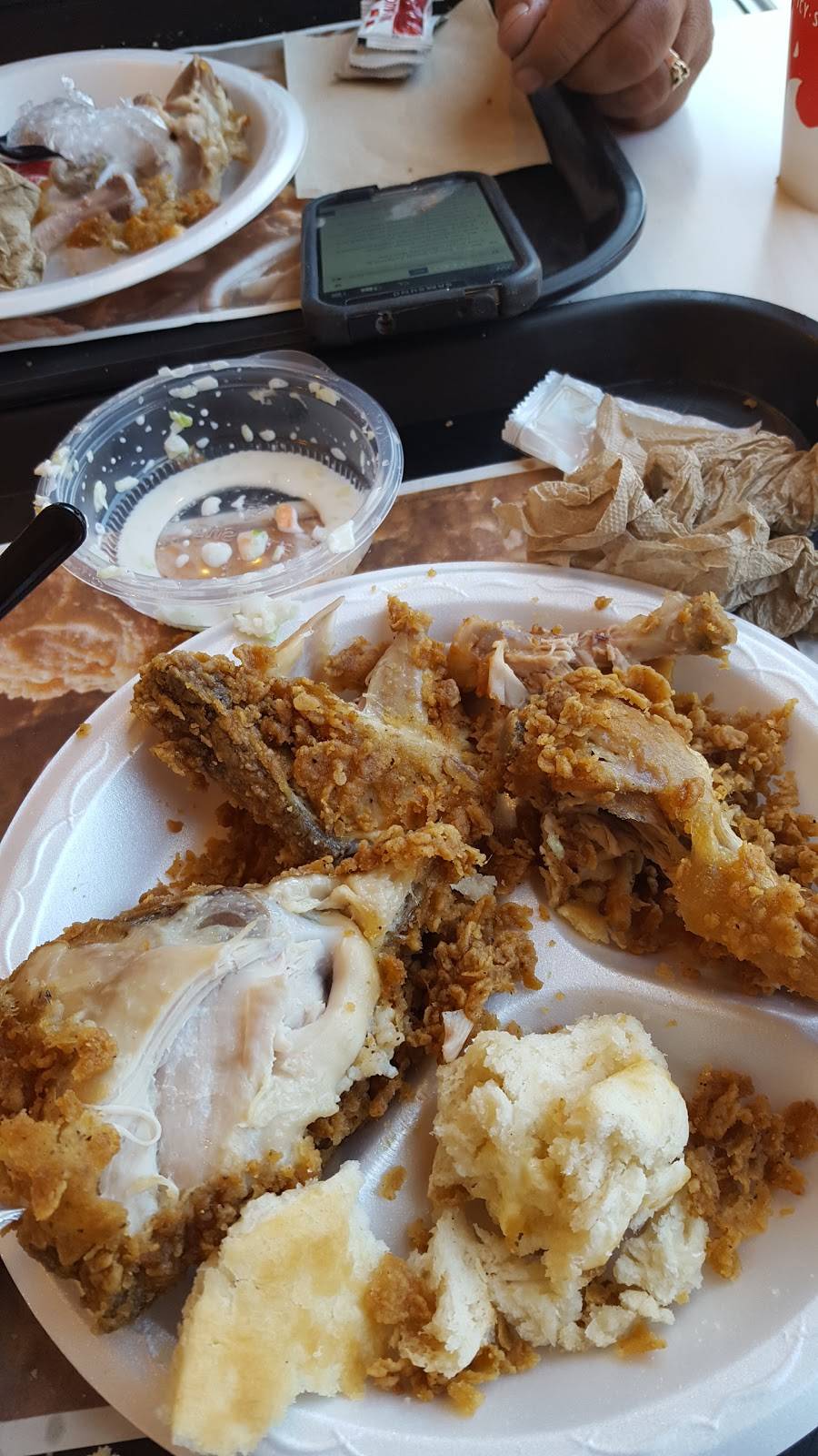 KFC | restaurant | 415 S Gaffey St, San Pedro, CA 90731, USA | 3108335147 OR +1 310-833-5147