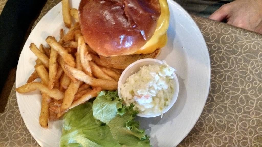 Sleepy Owl Supper Club | restaurant | 11374 IN-13, Syracuse, IN 46567, USA | 5744574840 OR +1 574-457-4840