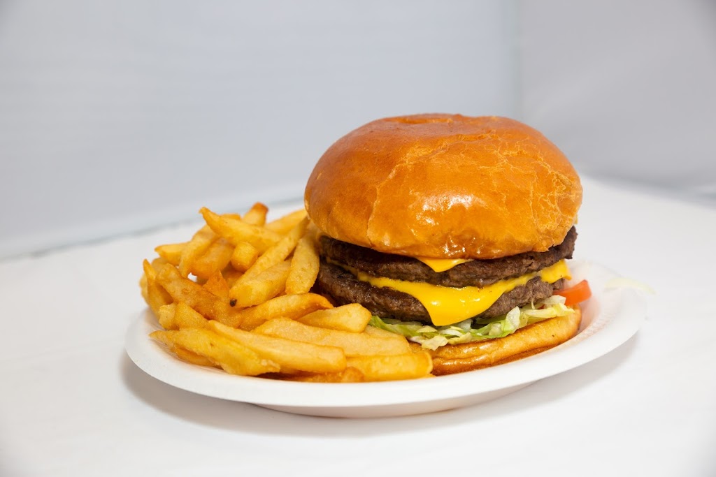 Big Sharks fish and chicken | restaurant | 3434 W North Ave, Milwaukee, WI 53208, USA | 4148817777 OR +1 414-881-7777