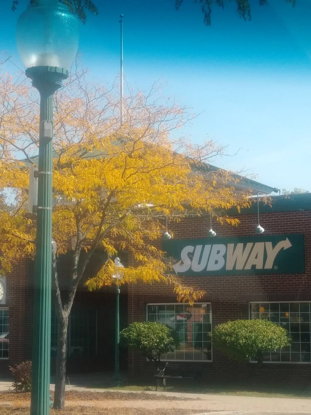 Subway | restaurant | 103 S Kalamazoo Ave, Vicksburg, MI 49097, USA | 2696494554 OR +1 269-649-4554