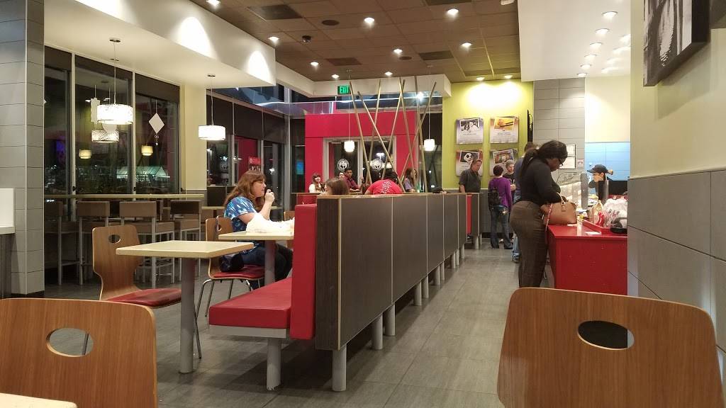 Panda Express | meal takeaway | 1320 S Loop 288, Denton, TX 76205, USA | 9404839101 OR +1 940-483-9101